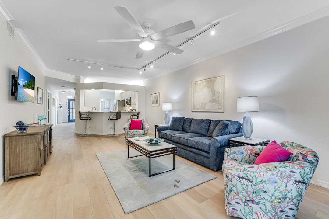 7092 Barrington Cir #102, Naples, FL 34108