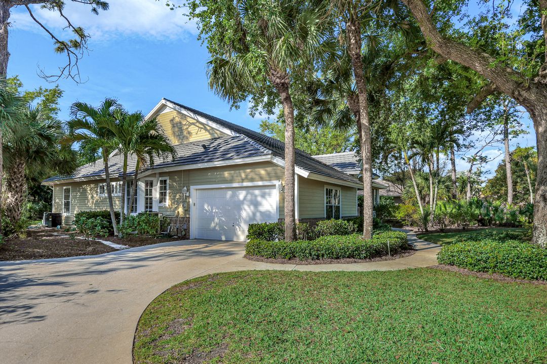 3791 Lakemont Dr, Bonita Springs, FL 34134