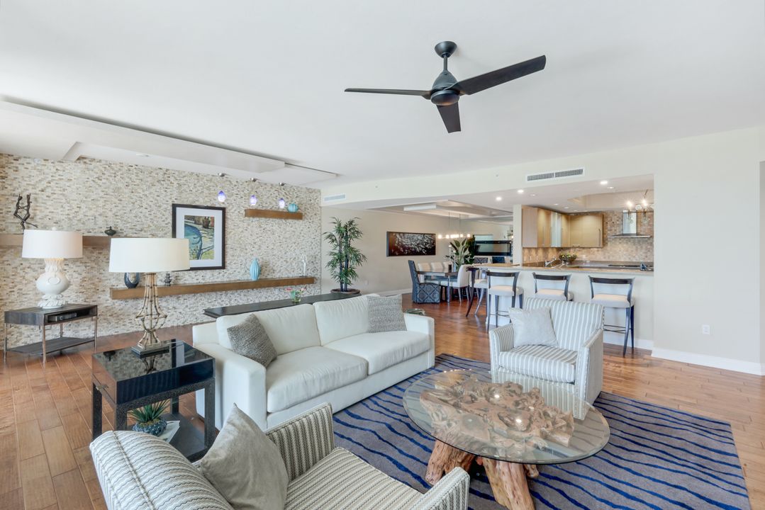 13675 Vanderbilt Dr #406, Naples, FL 34110