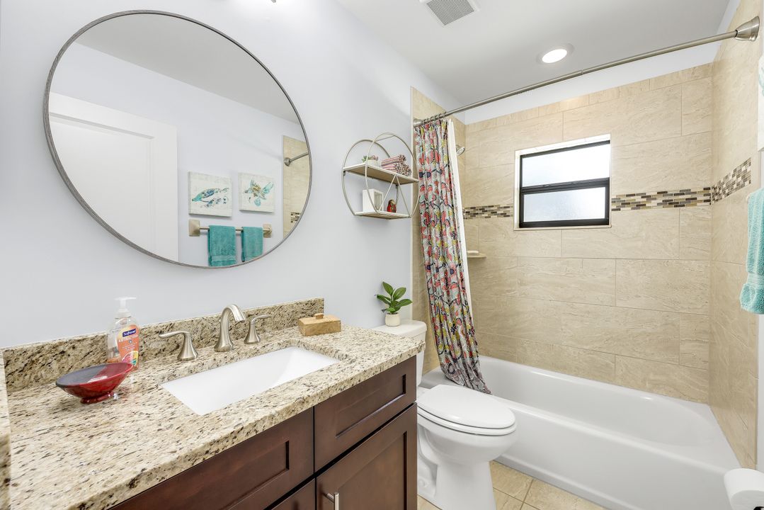 401 NE 19th Pl, Cape Coral, FL 33909