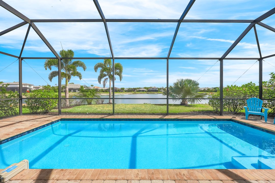 3927 Black Eagle Ln, Fort Myers, FL 33966