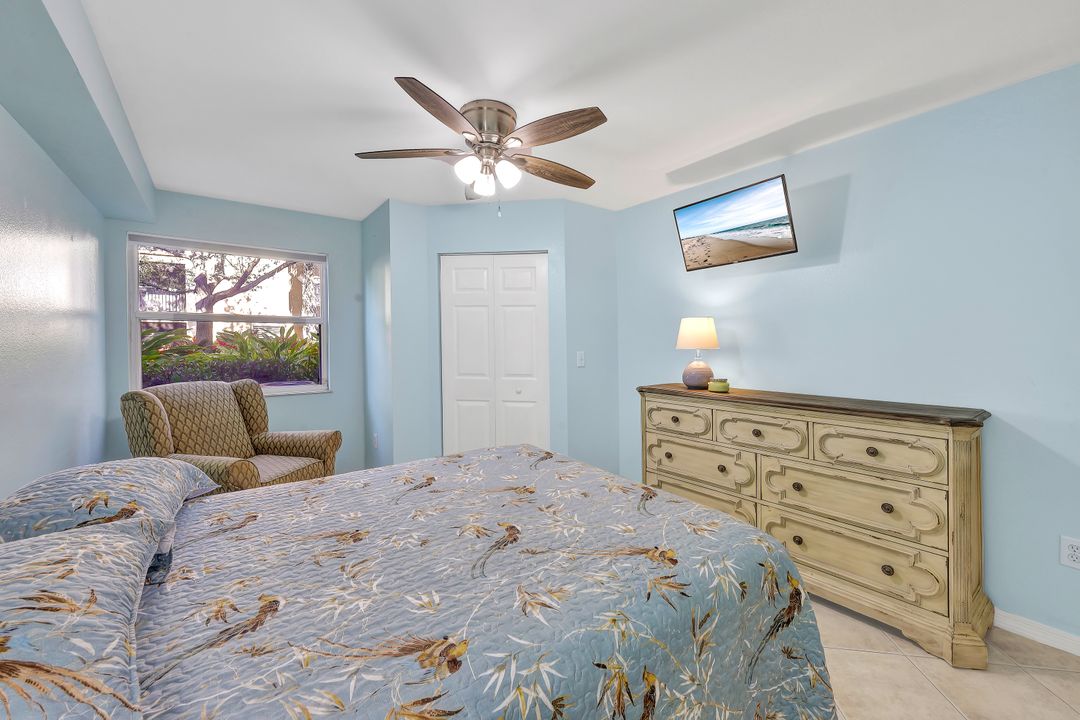 8960 Colonnades Ct E #916, Bonita Springs, FL 34135