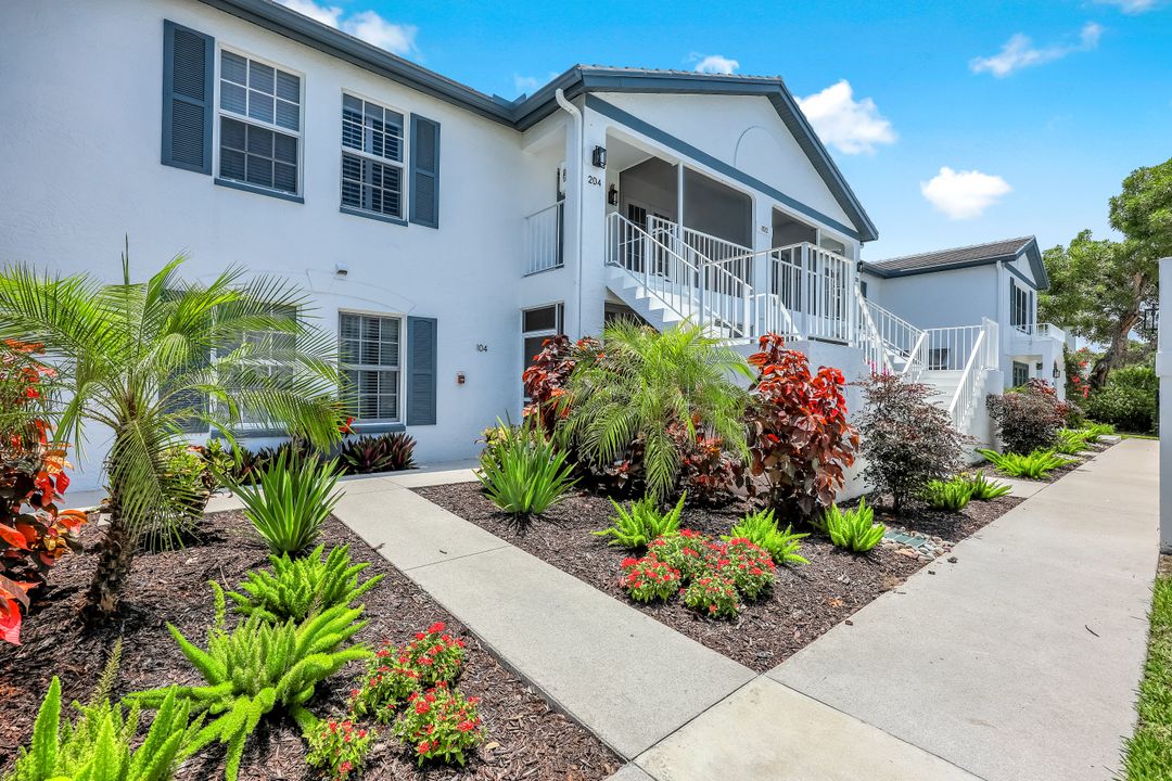 832 Tanbark Dr #104, Naples, FL 34108