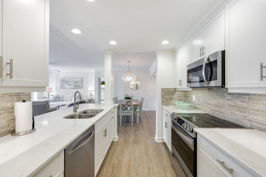 797 Willowbrook Dr #203, Naples, FL 34108