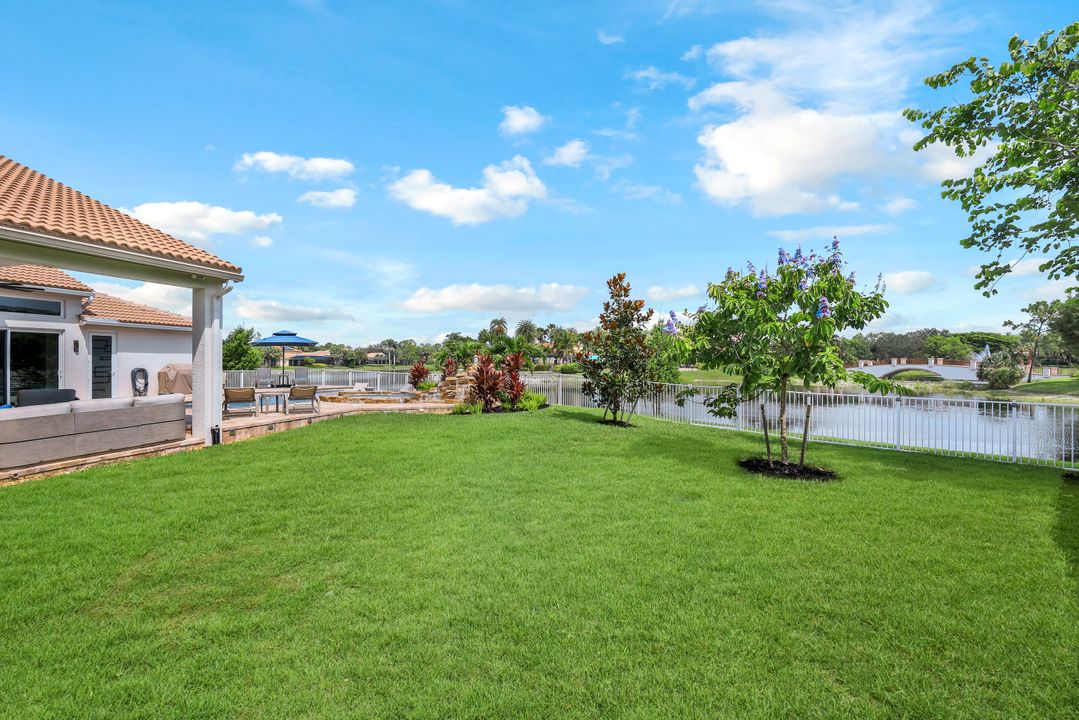 2179 Canary Island Cove, Naples, FL 34119