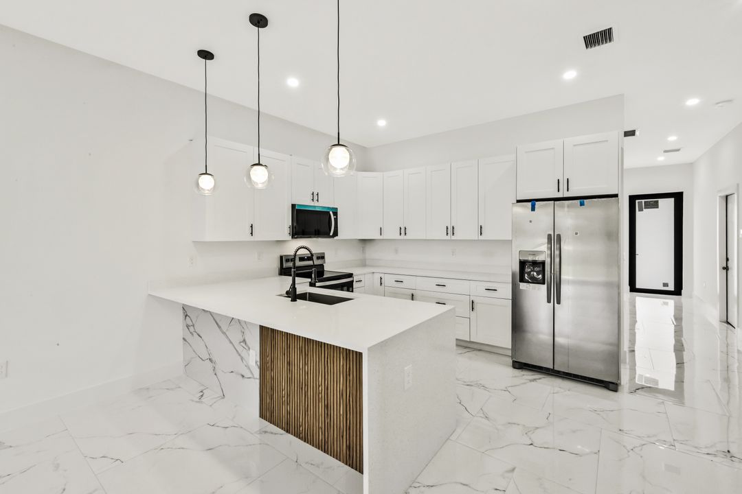 521 Lillon Ave S, Lehigh Acres, FL 33974