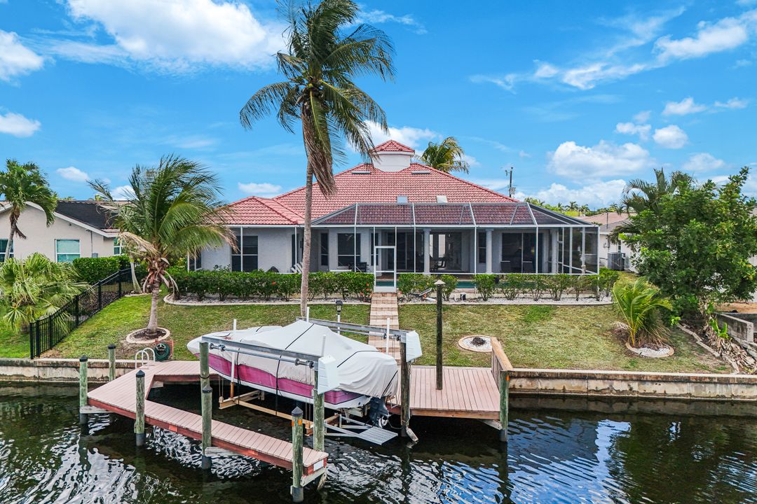 3712 SE 17th Pl, Cape Coral, FL 33904