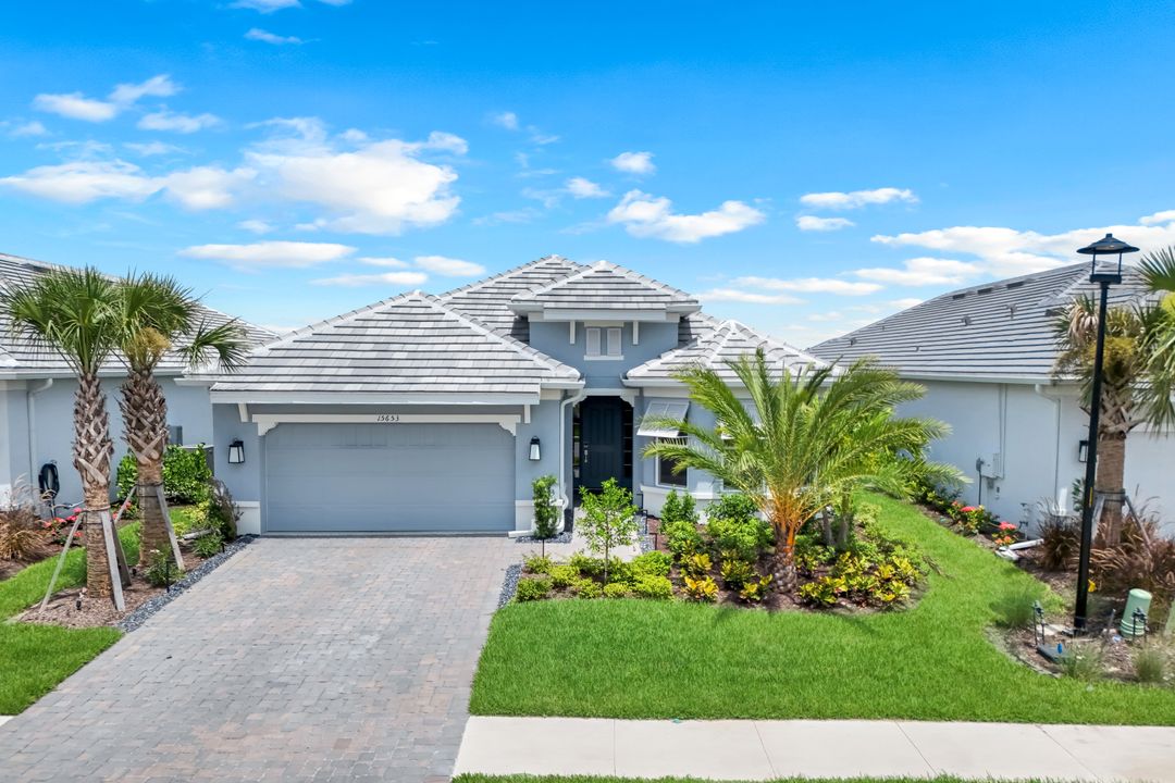 15653 Triesta Ln, Naples, FL 34114