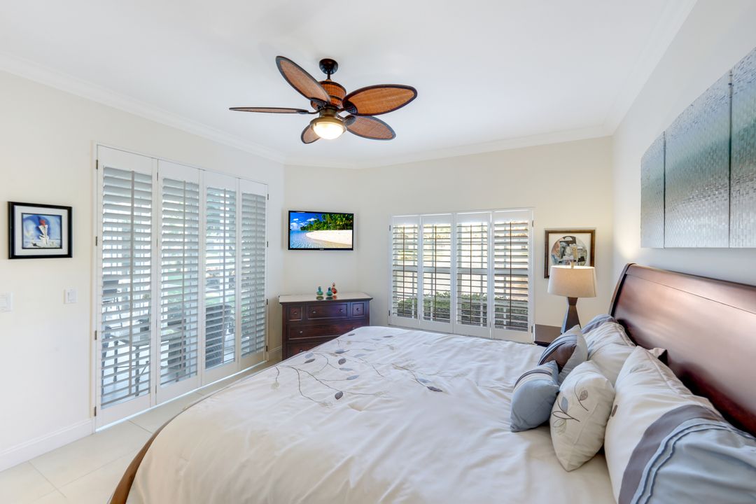 8453 Abbington Cir #811, Naples, FL 34108