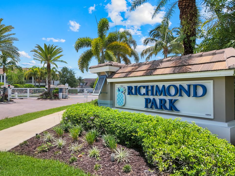 2343 Sheen Ln #405, Naples, FL 34120