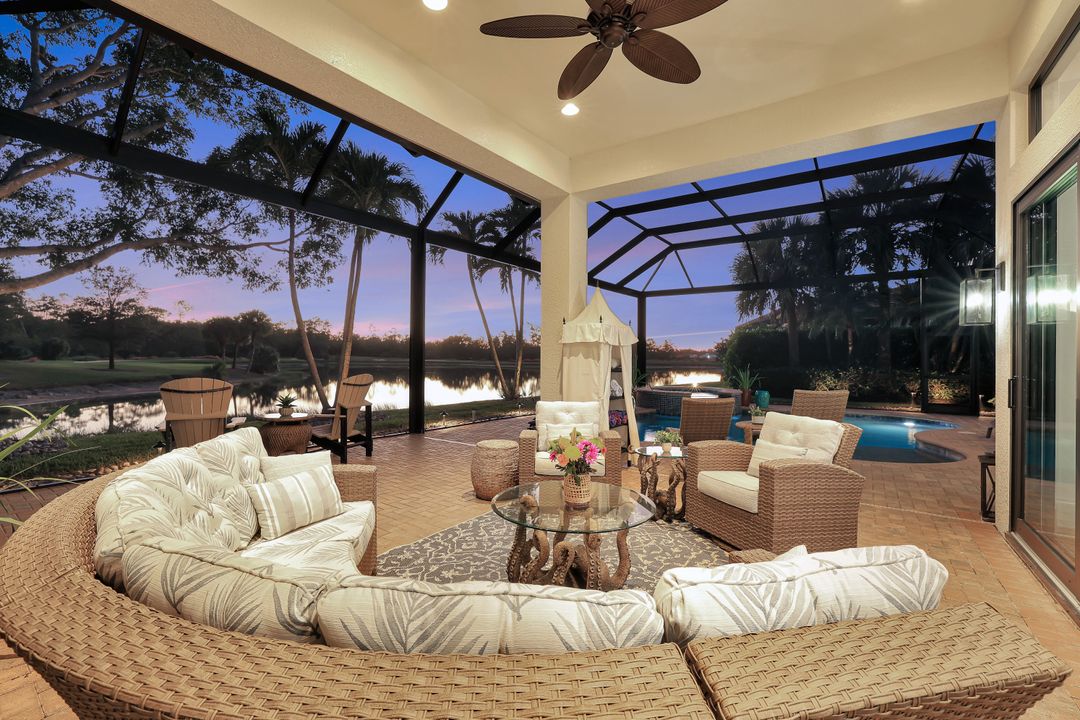 5092 Cerromar Dr, Naples, FL 34112