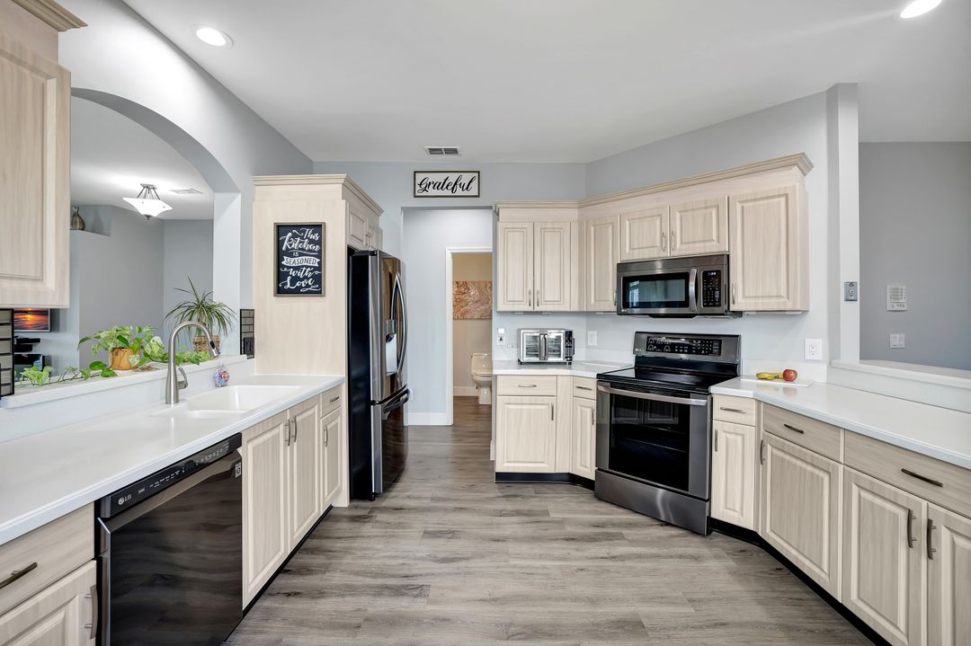 5967 Sand Wedge Ln #101, Naples, FL 34110