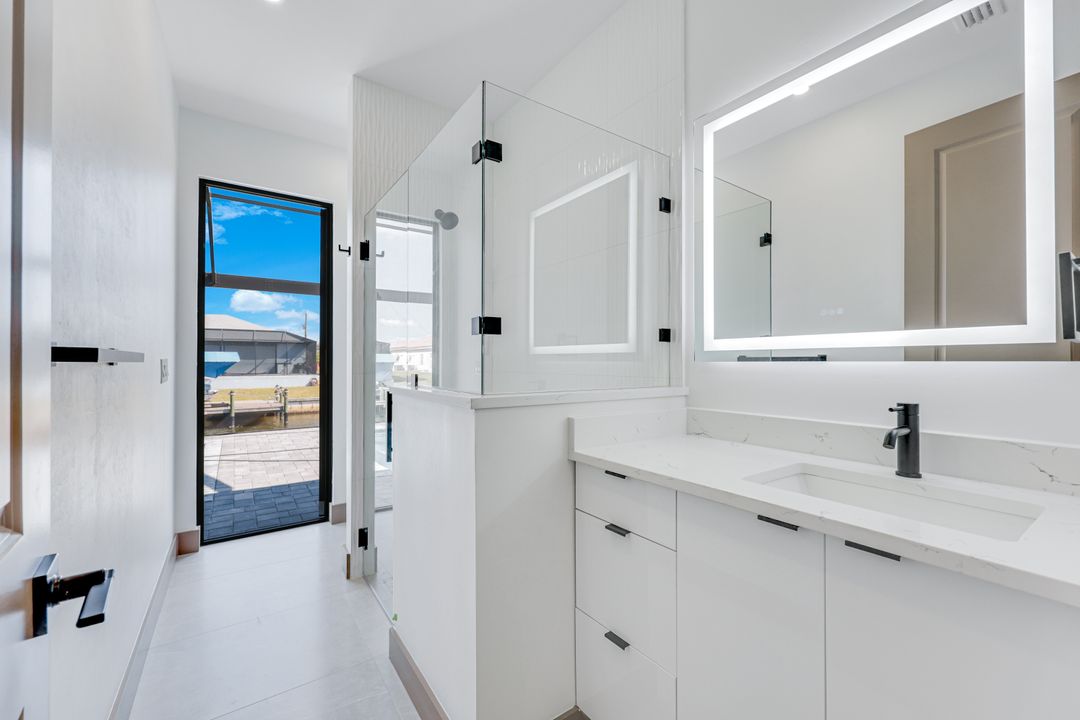 1925 NW 34th Pl, Cape Coral, FL 33993