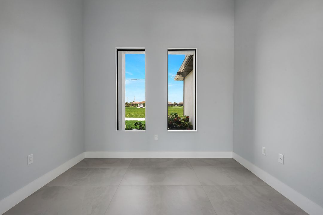 3842 NW 43rd Pl, Cape Coral, FL 33993