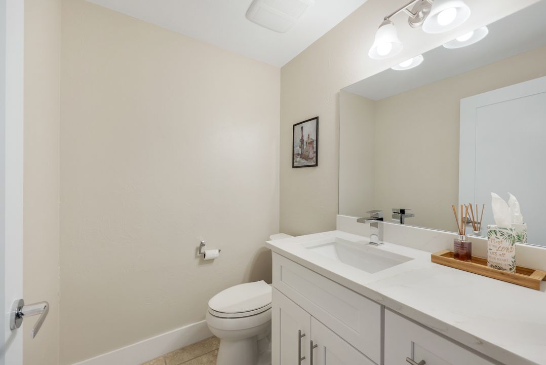 725 Old Trail Dr, Naples, FL 34103