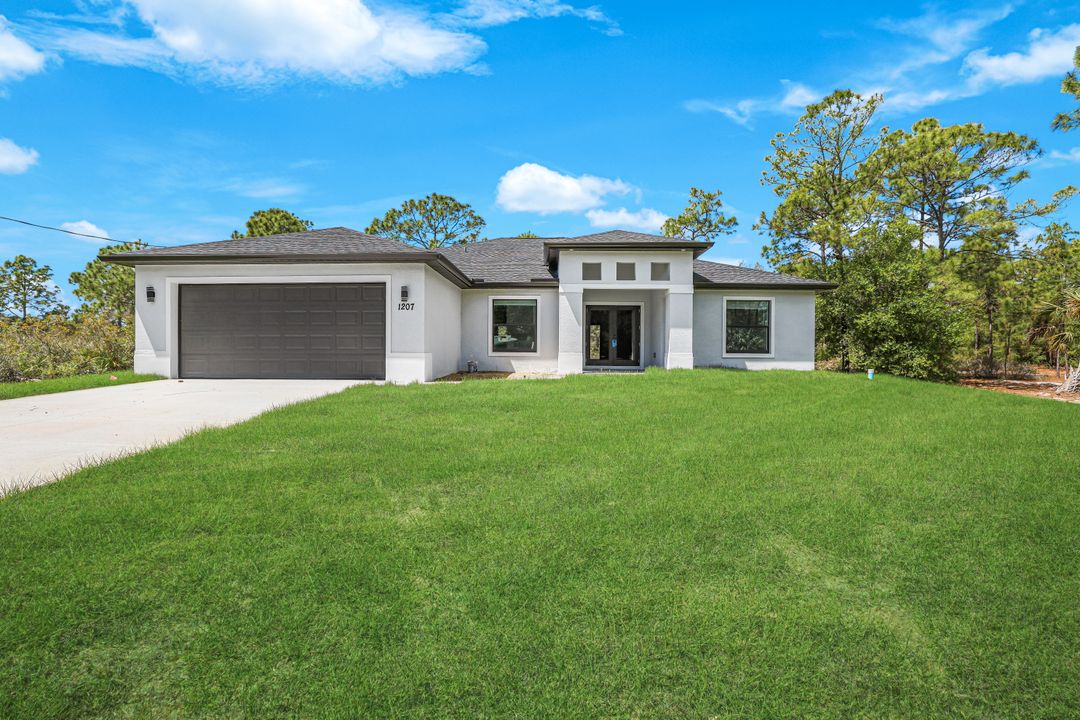 1207 Desoto Ave, Lehigh Acres, FL 33972