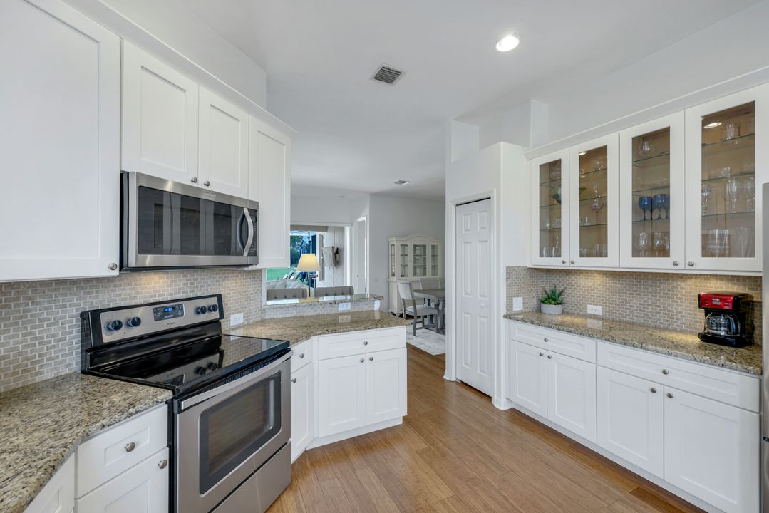 8621 Gleneagle Way, Naples, FL 34120