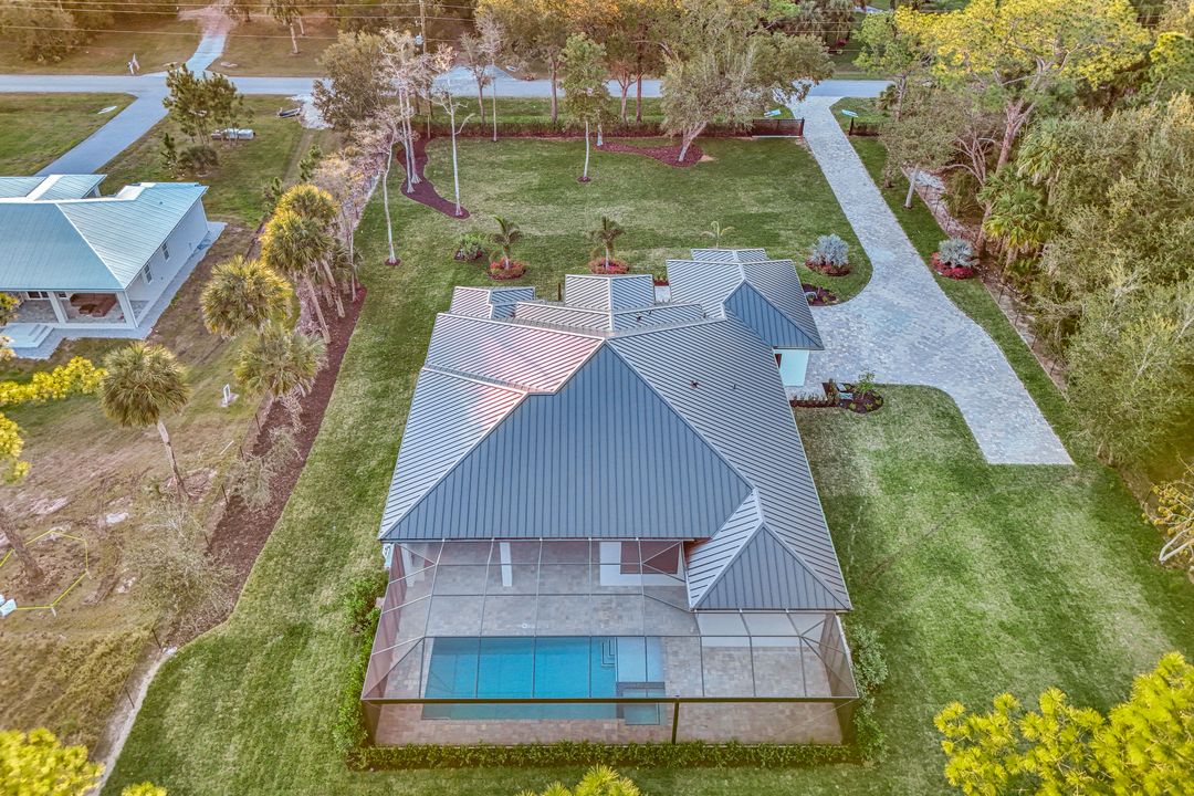 264 13th St NW, Naples, FL 34120