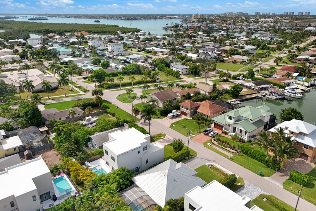 109 W Hilo St, Naples, FL 34113
