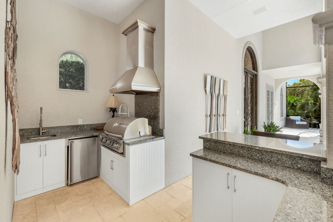12338 Collier's Reserve Dr, Naples, FL 34110