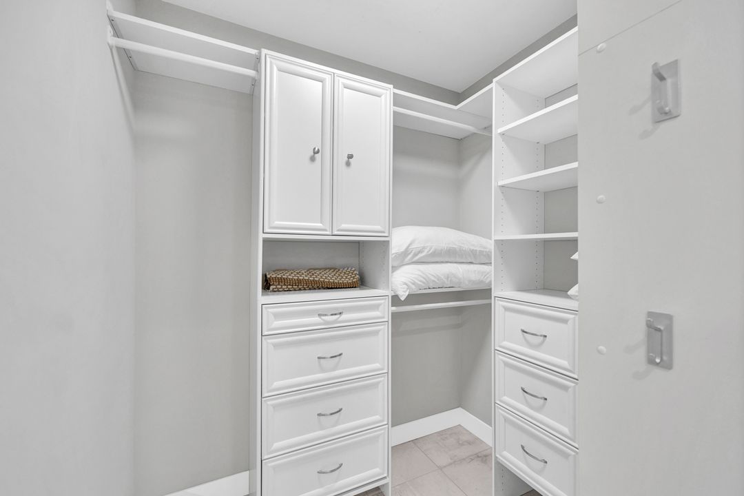 2140 Shad Ct, Naples, FL 34102