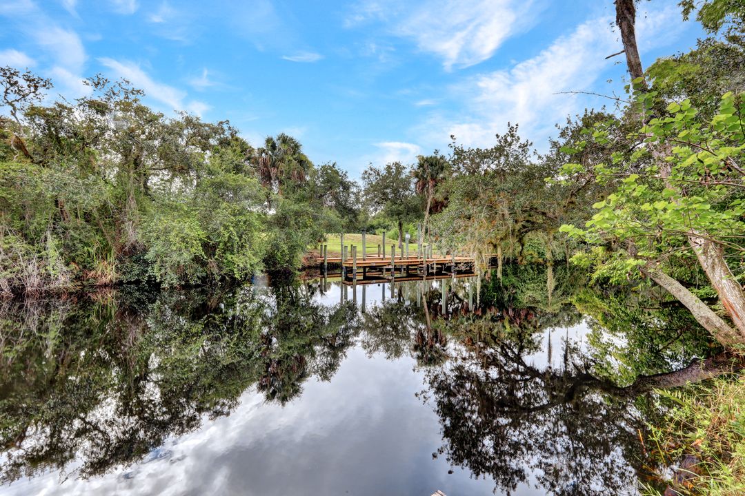 18200 Elmwood Dr, Alva, FL 33920