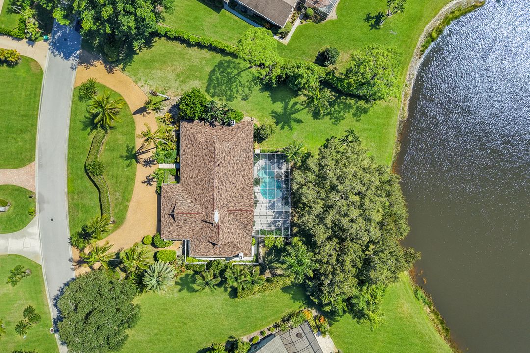 1924 Empress Ct, Naples, FL 34110