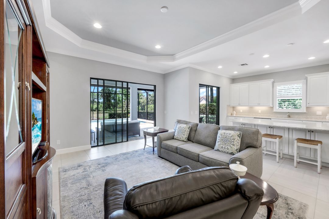 8396 Promoso Ct, Naples, FL 34114