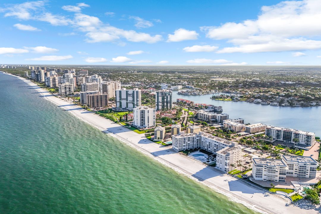 3430 Gulf Shore Blvd N #5J, Naples, FL 34103