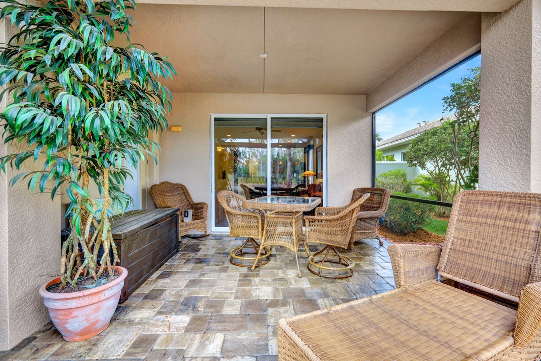 9359 Trieste Dr, Fort Myers, FL 33913