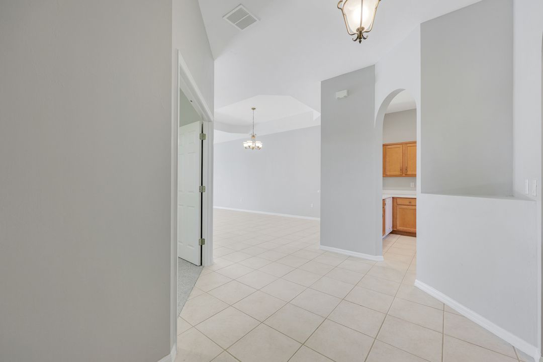 6504 Castlelawn Pl, Naples, FL 34113