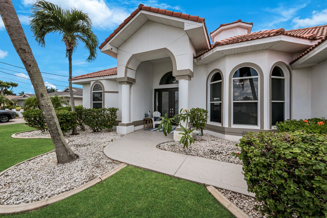 3712 SE 17th Pl, Cape Coral, FL 33904