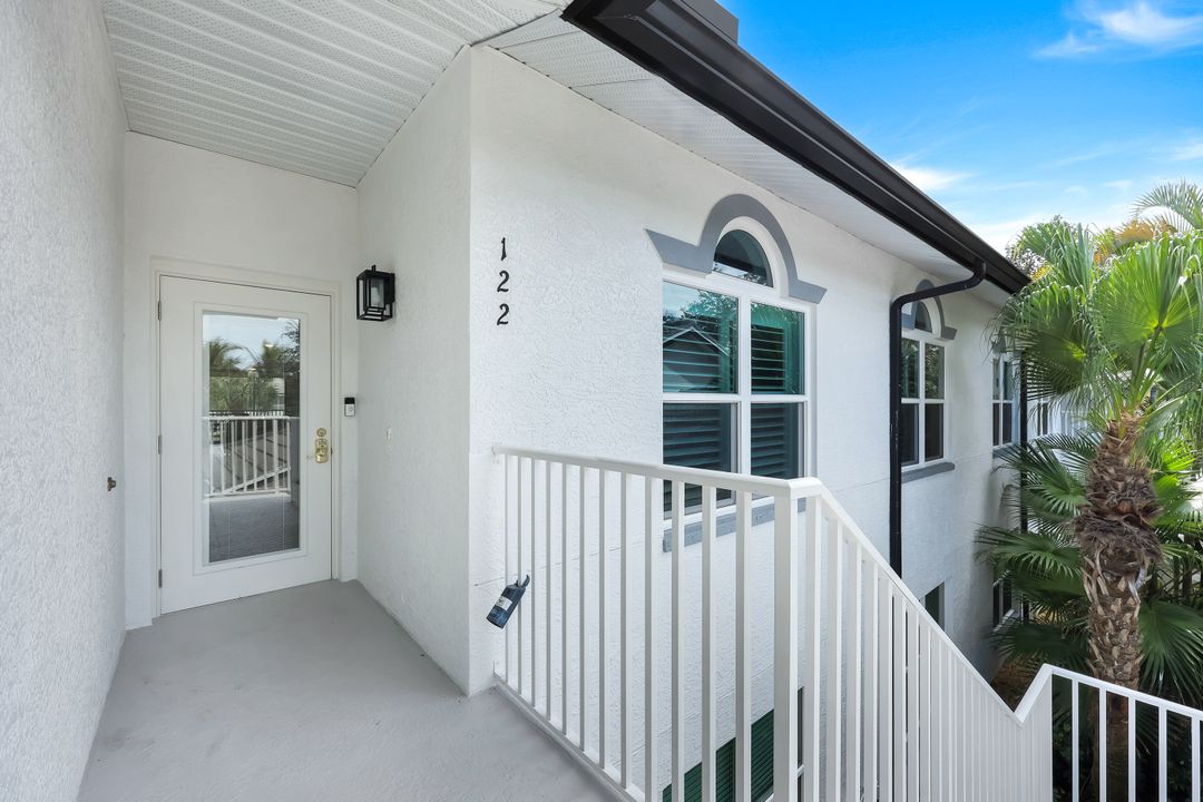 2110 Cay Lagoon Dr #122, Naples, FL 34109