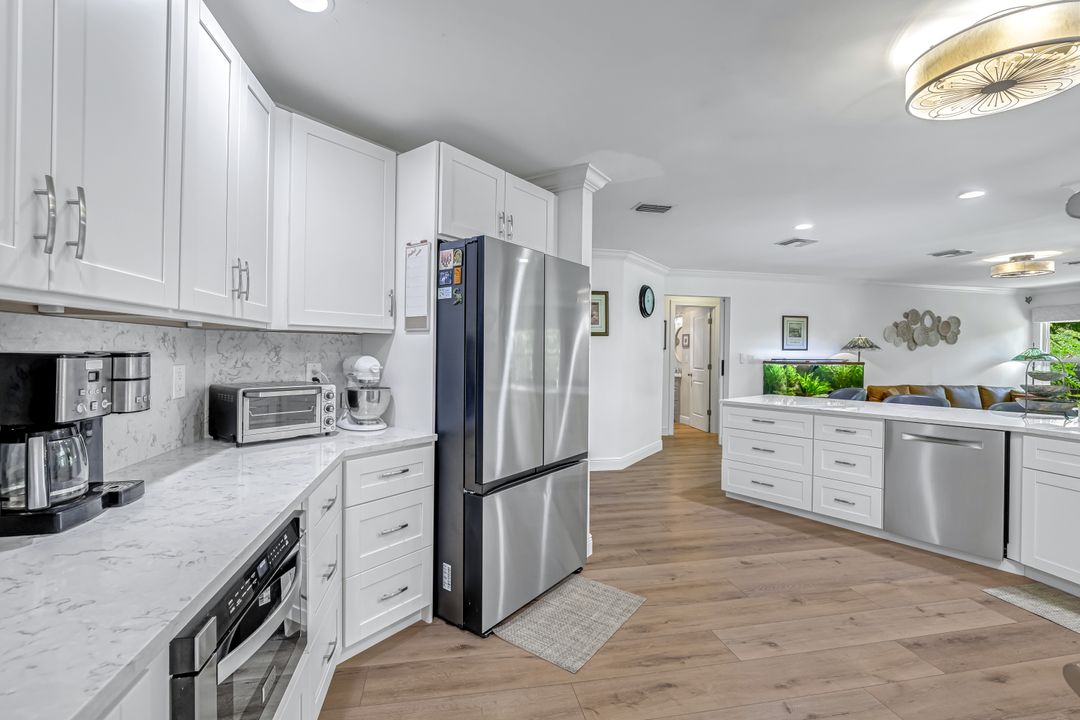 401 Panay Ave, Naples, FL 34113