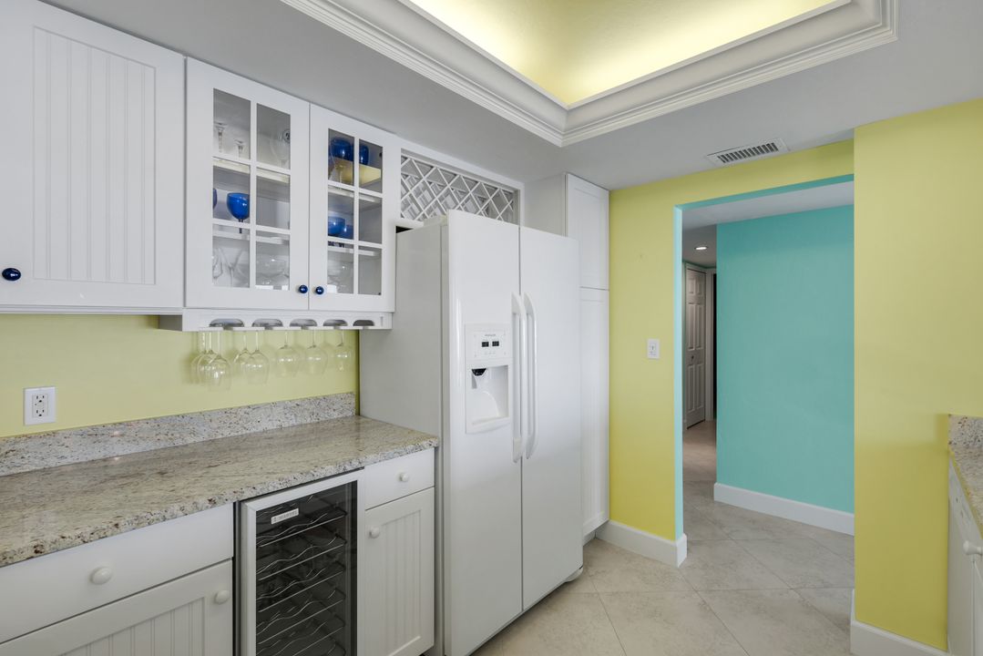 9715 Gulf Shore Dr #104, Naples, FL 34108