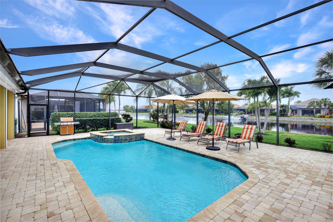 9111 Graphite Cir, Naples, FL 34120