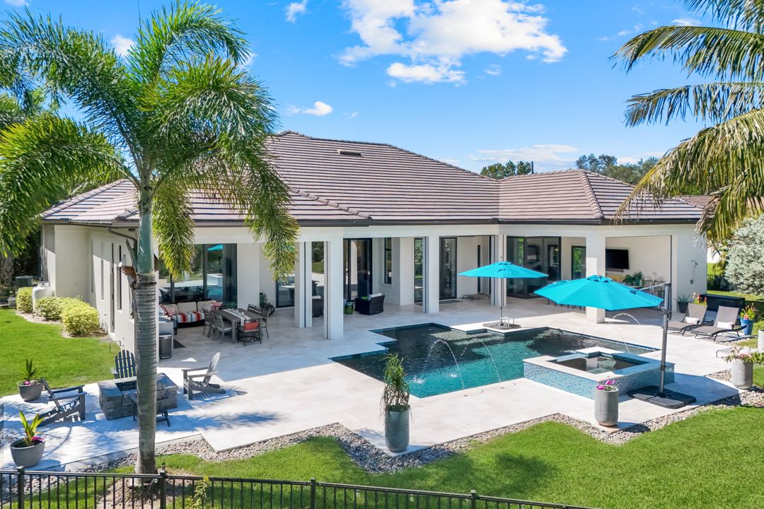 5861 Napa Woods Way, Naples, FL 34116