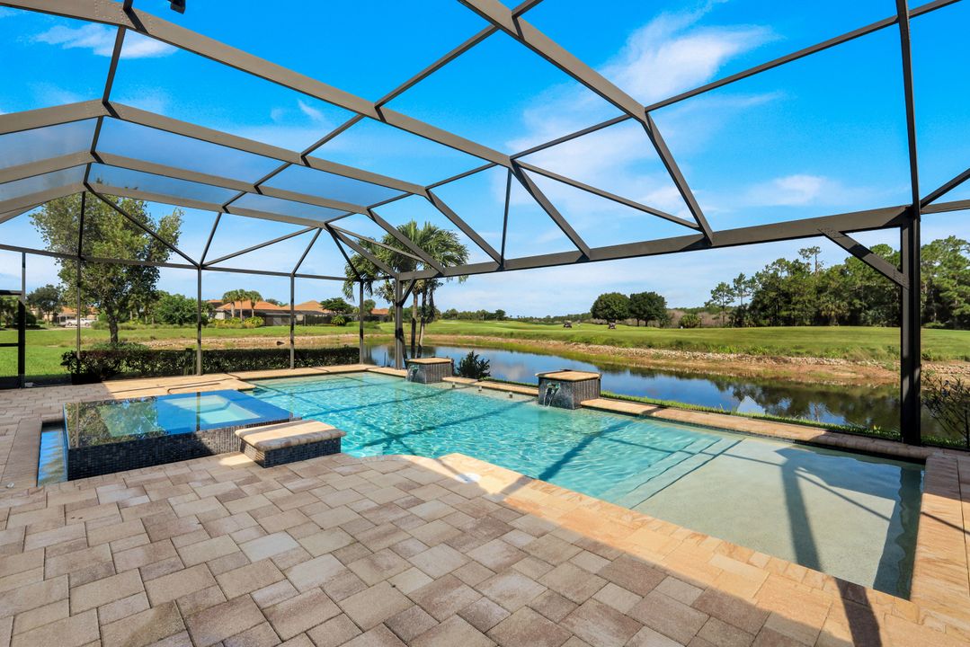 9238 Ores Cir, Naples, FL 34120
