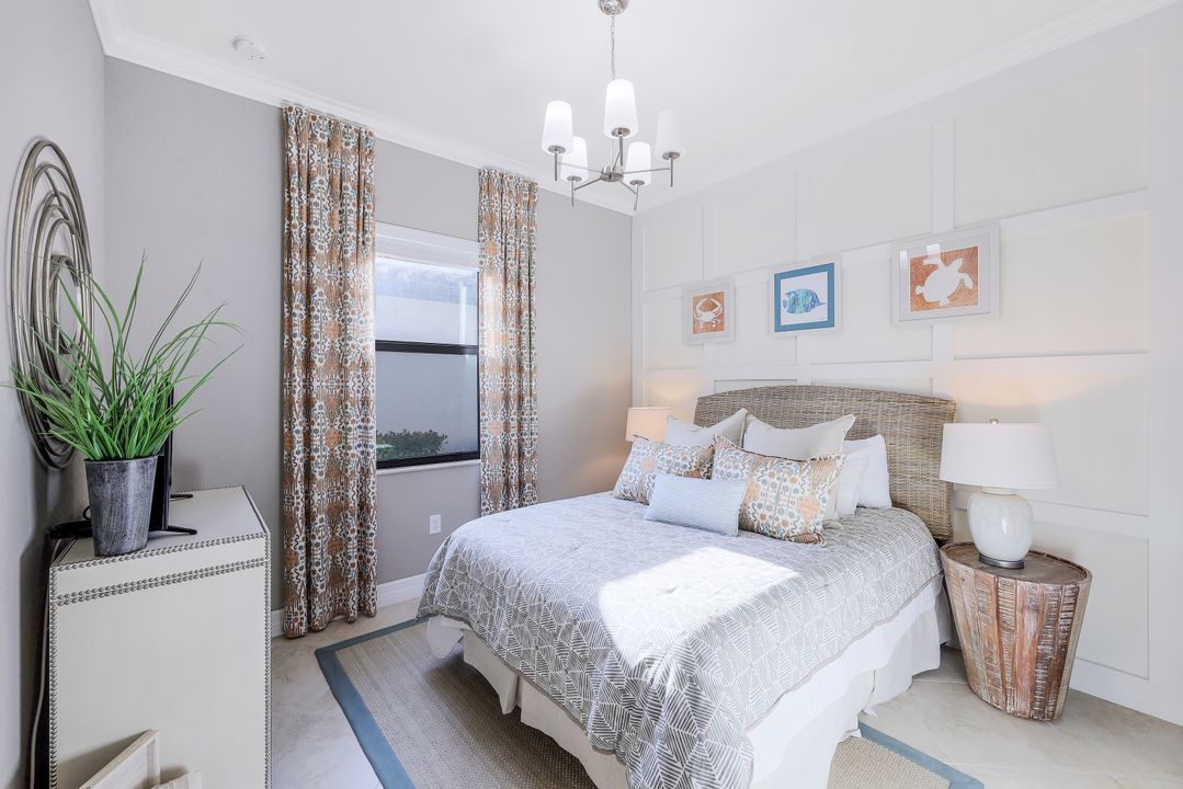 2939 Aviamar Cir, Naples, FL 34114