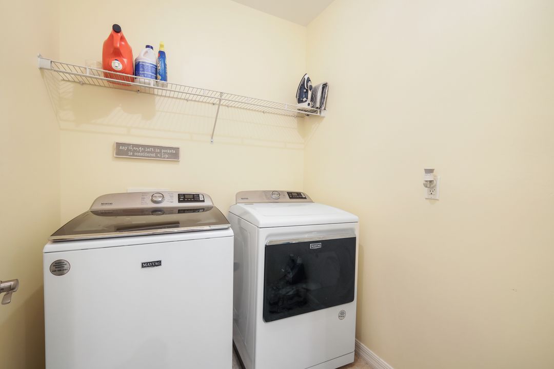 2933 SW 7th Pl, Cape Coral, FL 33914