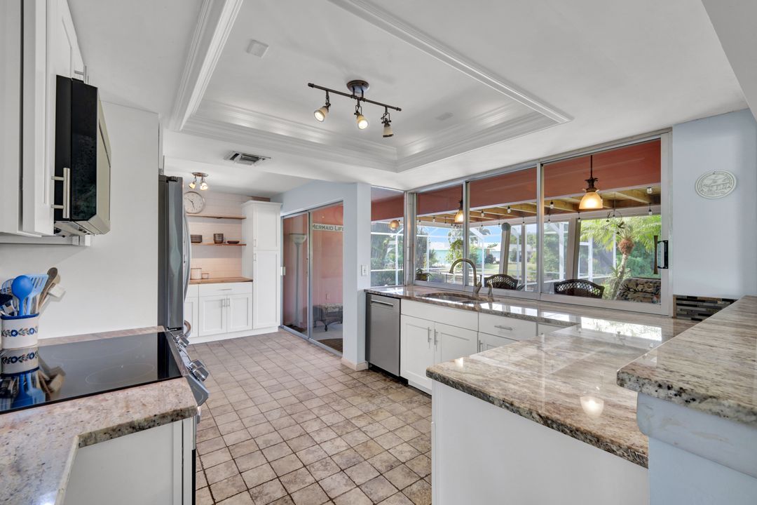 4232 SE 8th Pl, Cape Coral, FL 33904