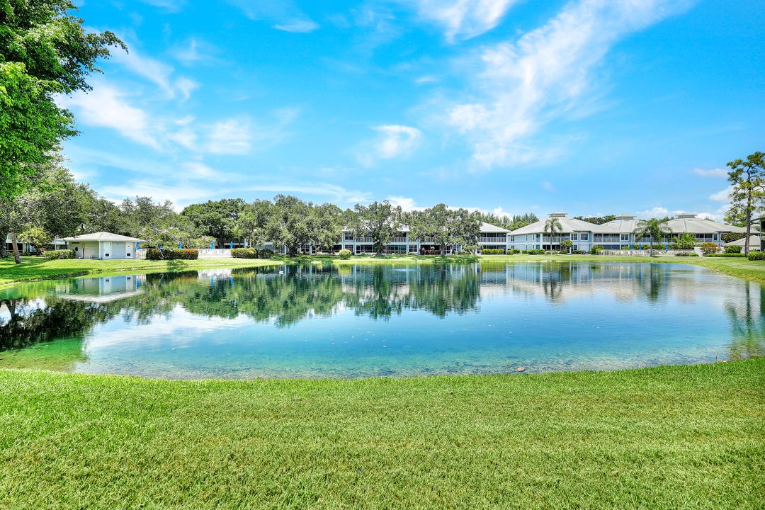 800 Misty Pines Cir #H205, Naples, FL 34105