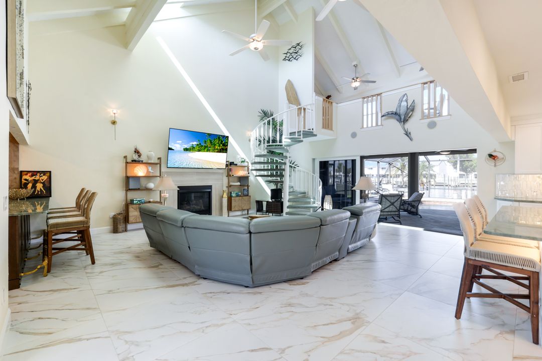 18323 Cutlass Dr, Fort Myers Beach, FL 33931