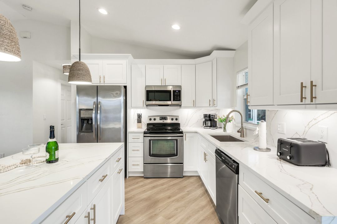 3322 Oasis Blvd, Cape Coral, FL 33914