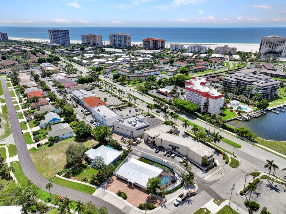 318 Castaways St, Marco Island, FL 34145