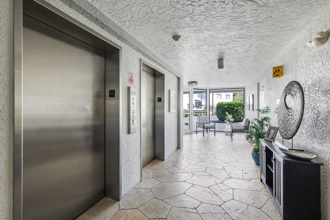 270 Naples Cove Dr #3205, Naples, FL 34110