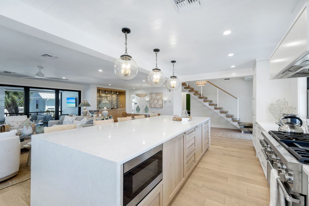 24 Beach Homes, Captiva, FL 33924