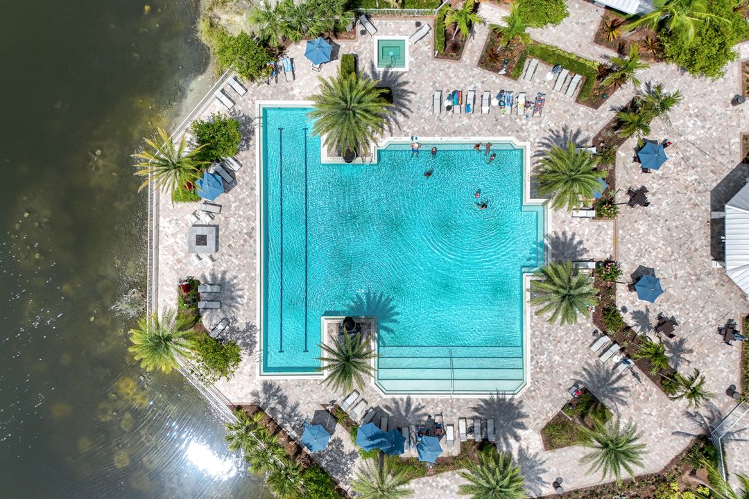 9368 Night Heron Ln, Naples, FL 34120