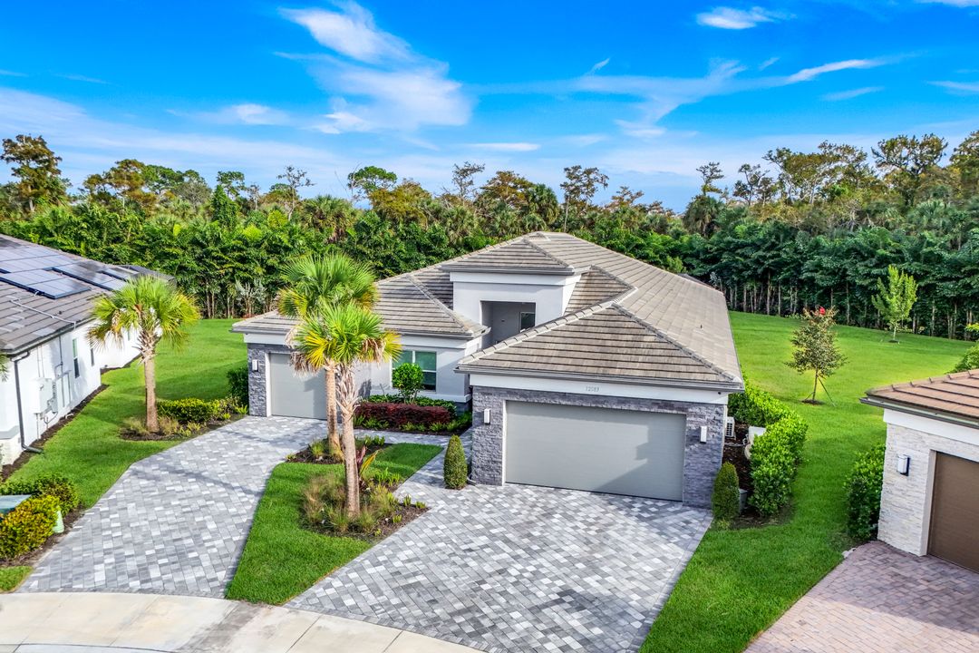 12083 Azalea Wy, Naples, FL 34120