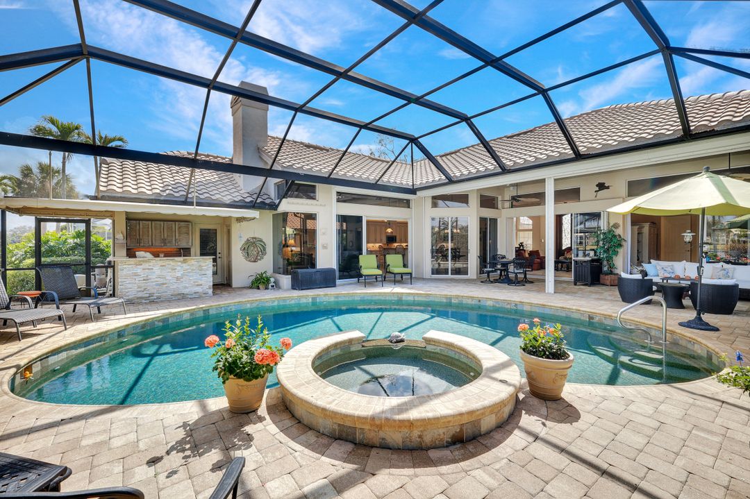 3750 Lakemont Dr, Bonita Springs, FL 34134